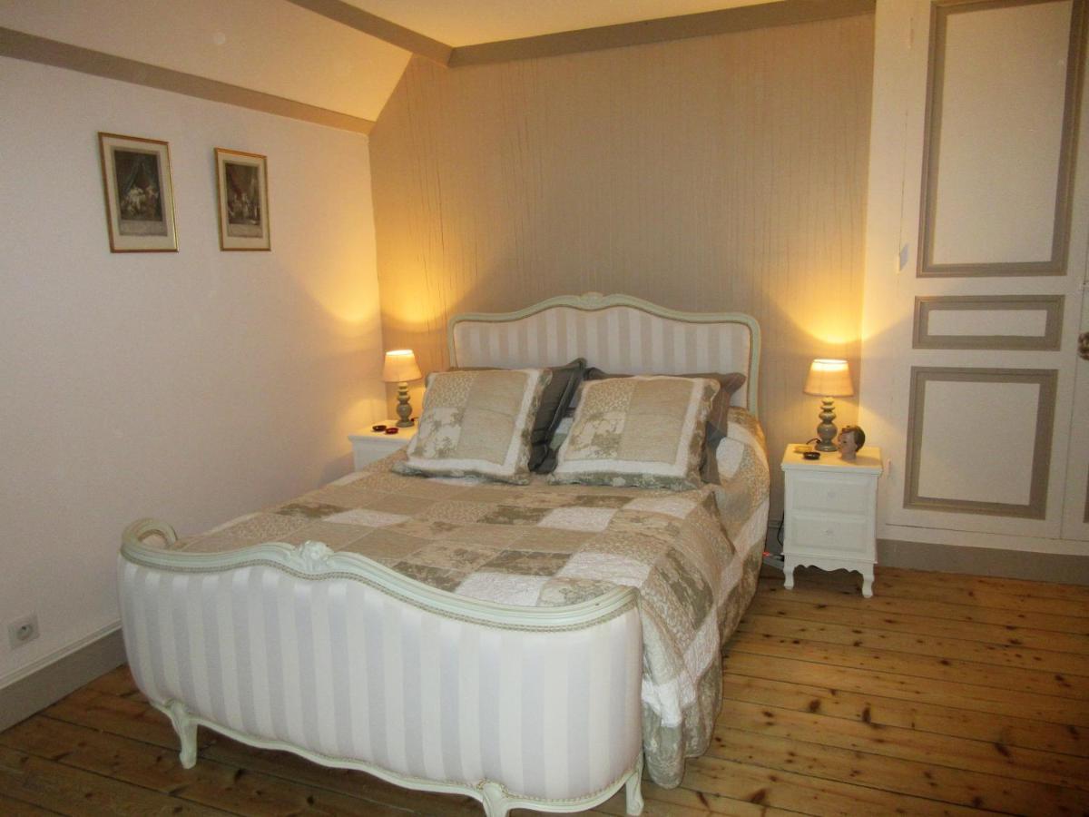 Le Manoir Sur La Roche, 74, Impasse Du Manoir, 71520 Navour Sur Grosne D121 Bed & Breakfast Clermain Exterior photo