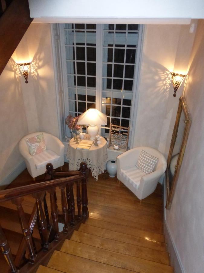 Le Manoir Sur La Roche, 74, Impasse Du Manoir, 71520 Navour Sur Grosne D121 Bed & Breakfast Clermain Exterior photo